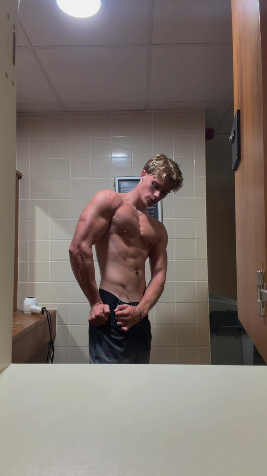 @henrylifts