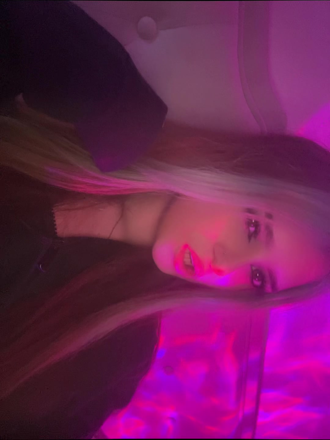 @• b u g g 🐾🪼 •