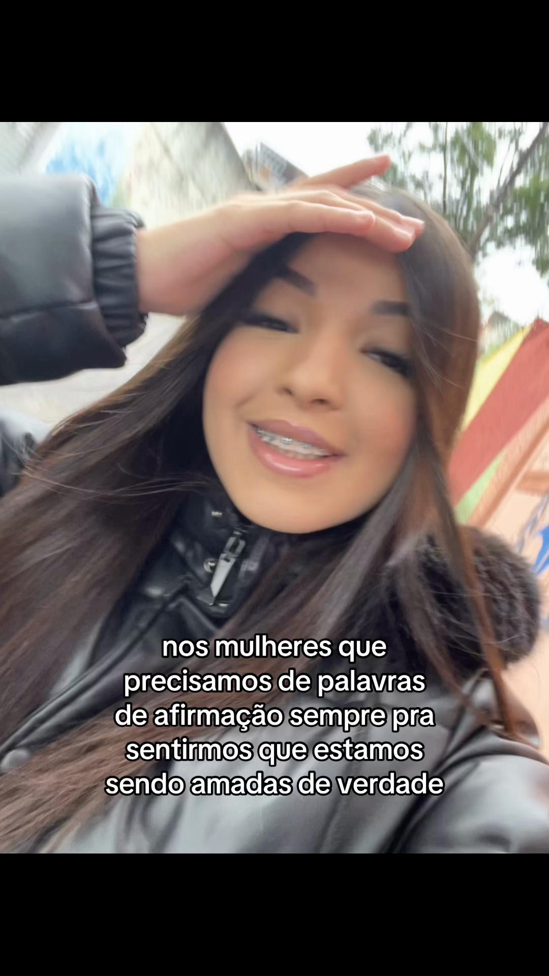 @•R