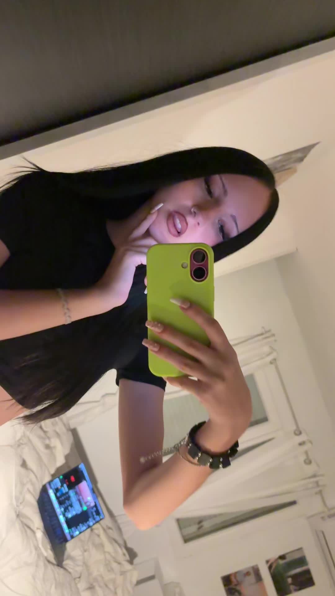 @️