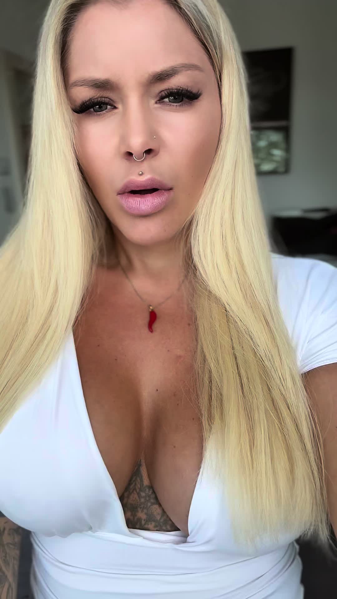 @denadenise_