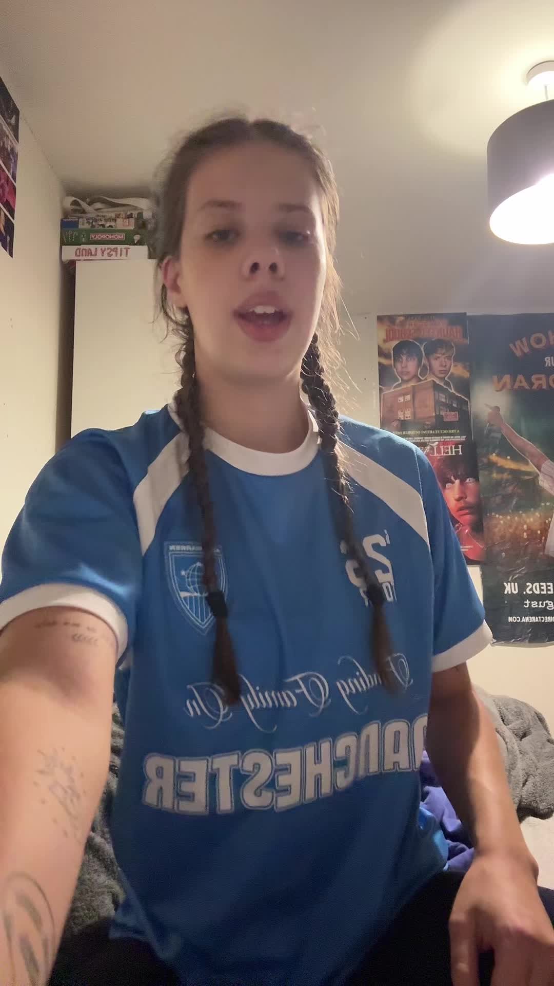 @Hannah ; 🦋 ×͜×