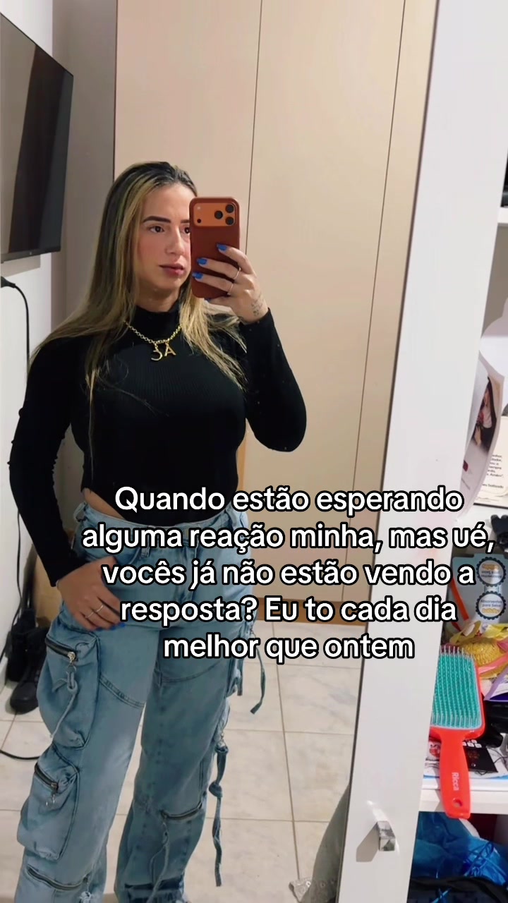 @Ana Carolina