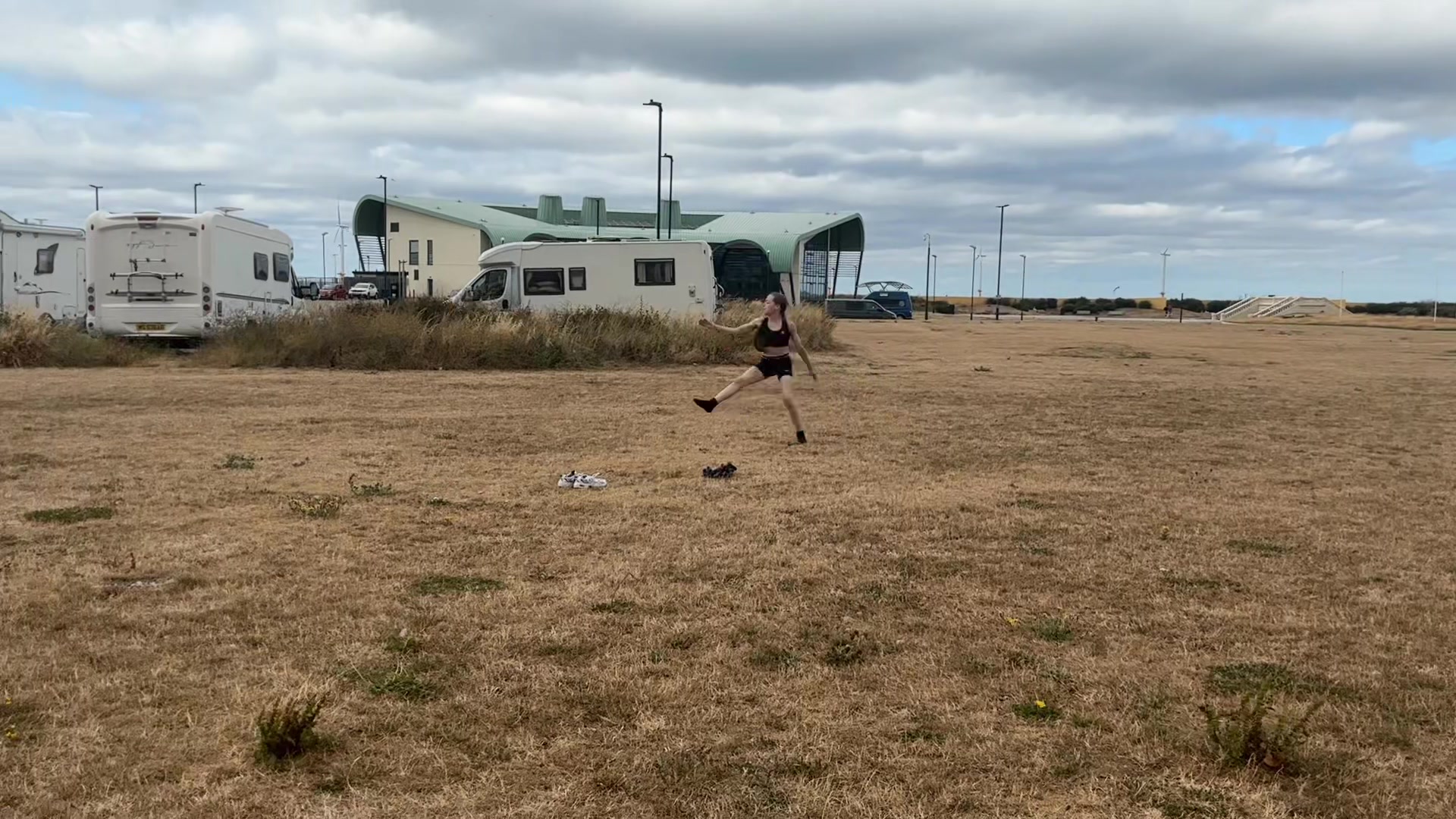 @Bella