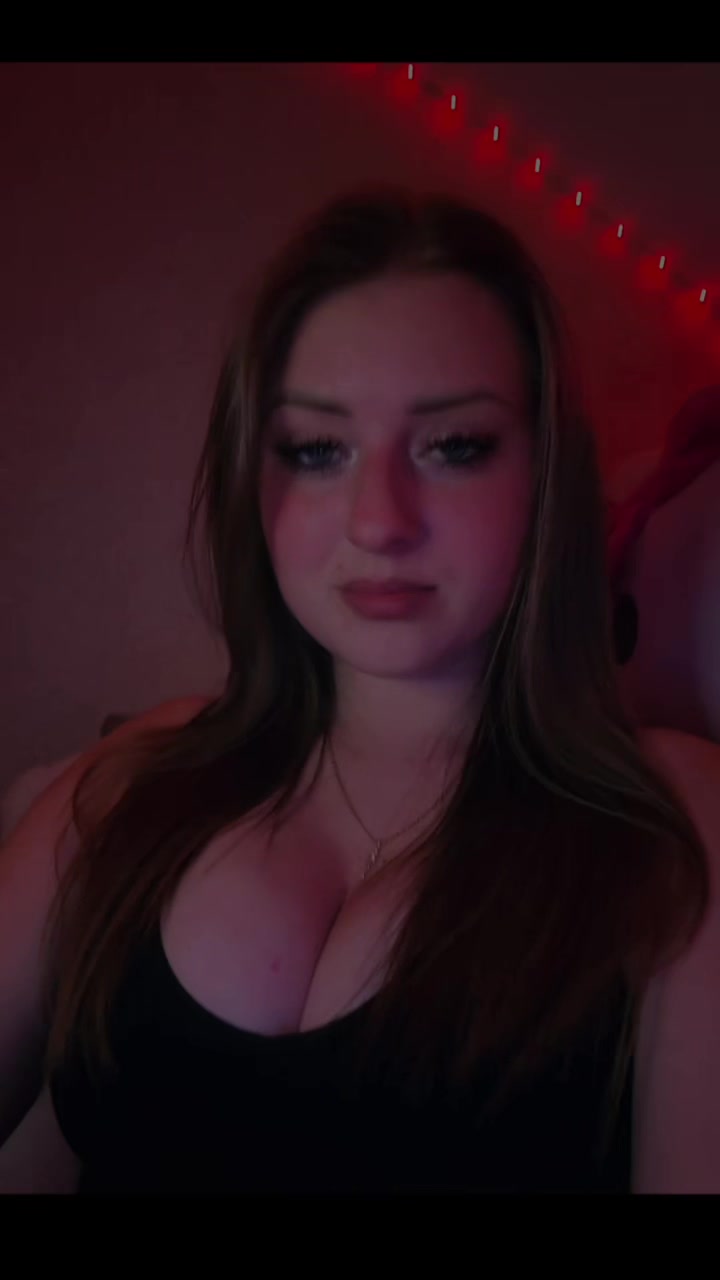 @nikole..v