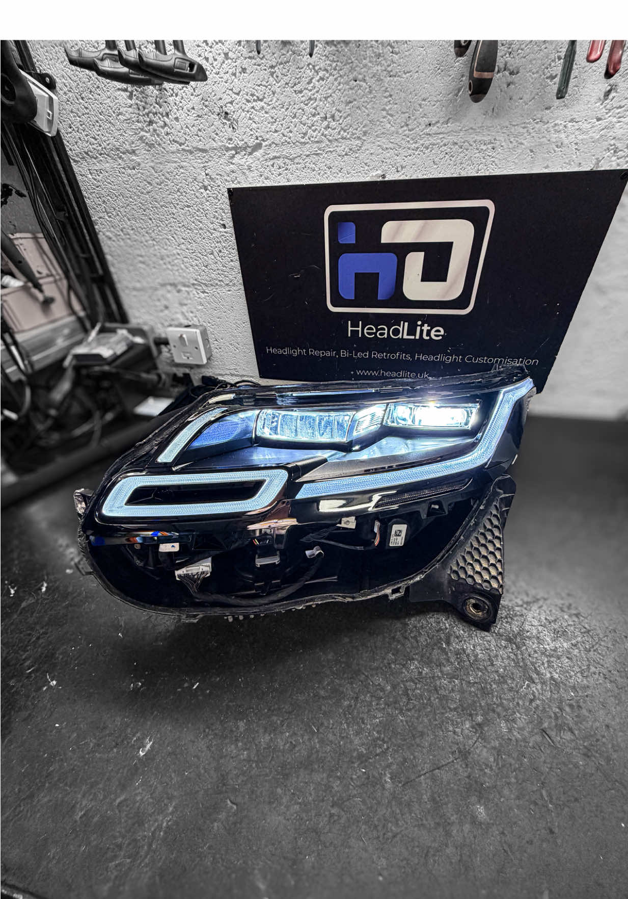 @HeadLite.UK