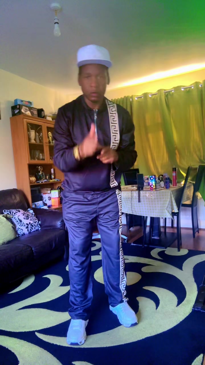 @HOWARD MUTANDA