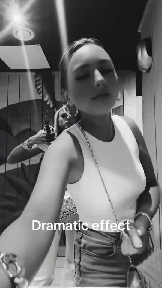 @Dem✨