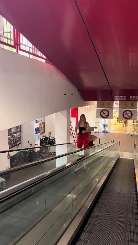 goddess.emasanti (@goddess.emasanti) - Urlebird