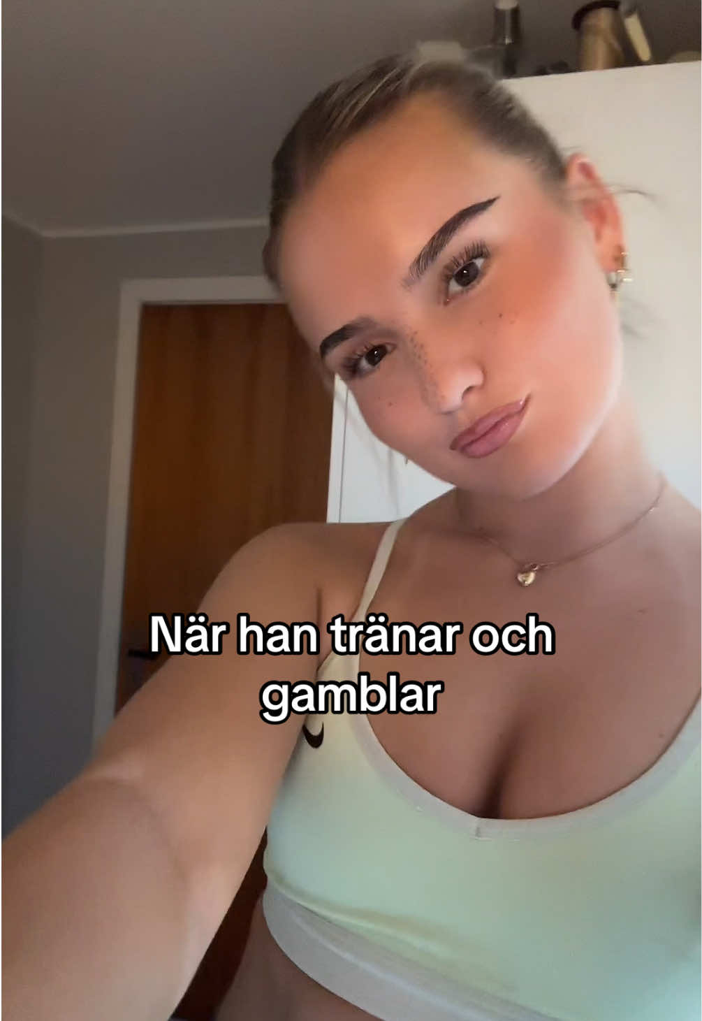@Miikkaeela🍒🥂