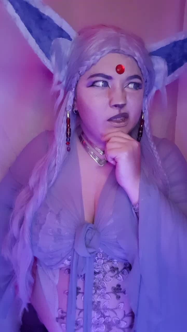 @RavynTheSmolElf