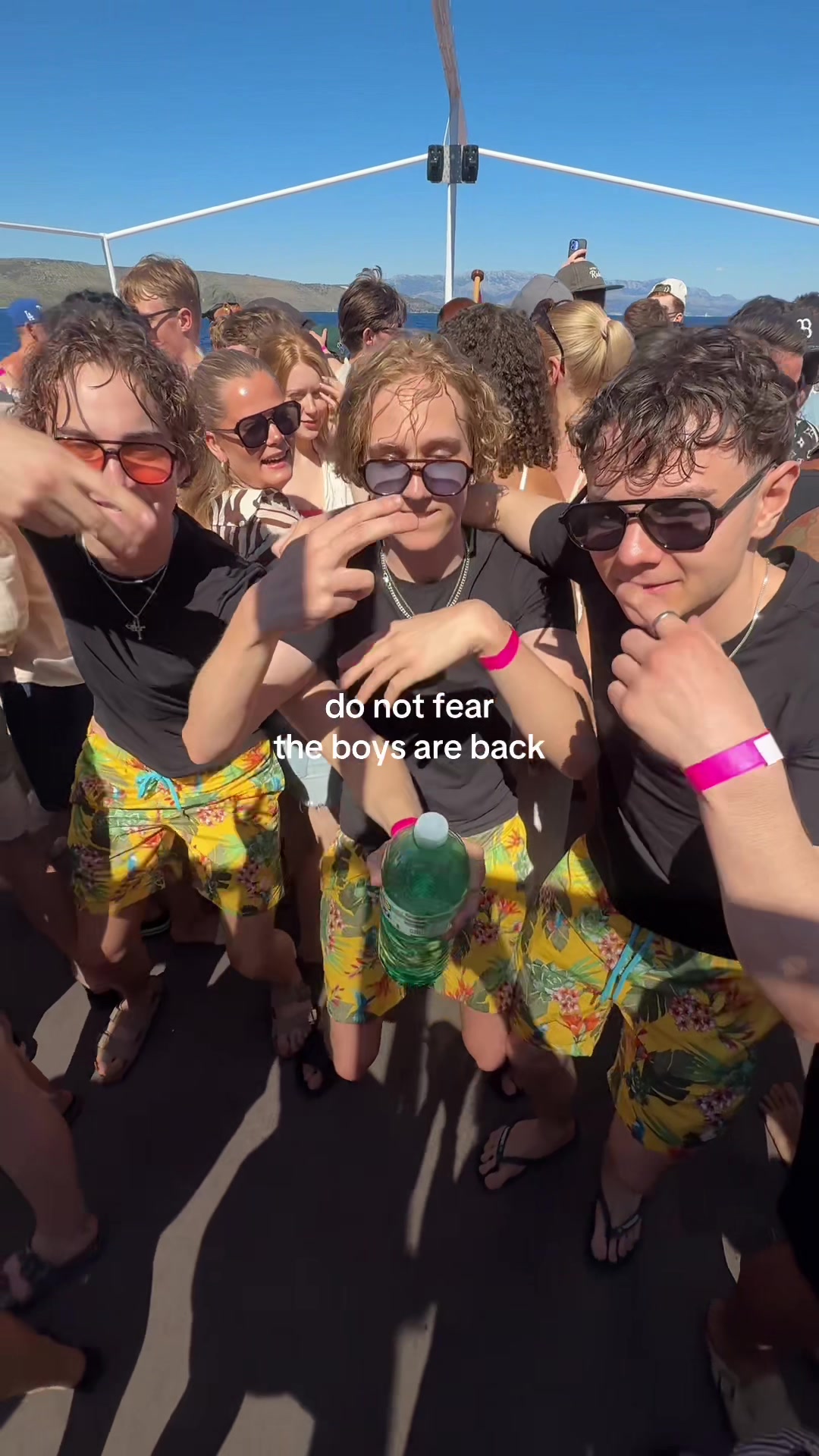 @Out To Sea - Split Boat Party