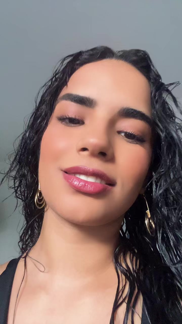 @adrielle_paz