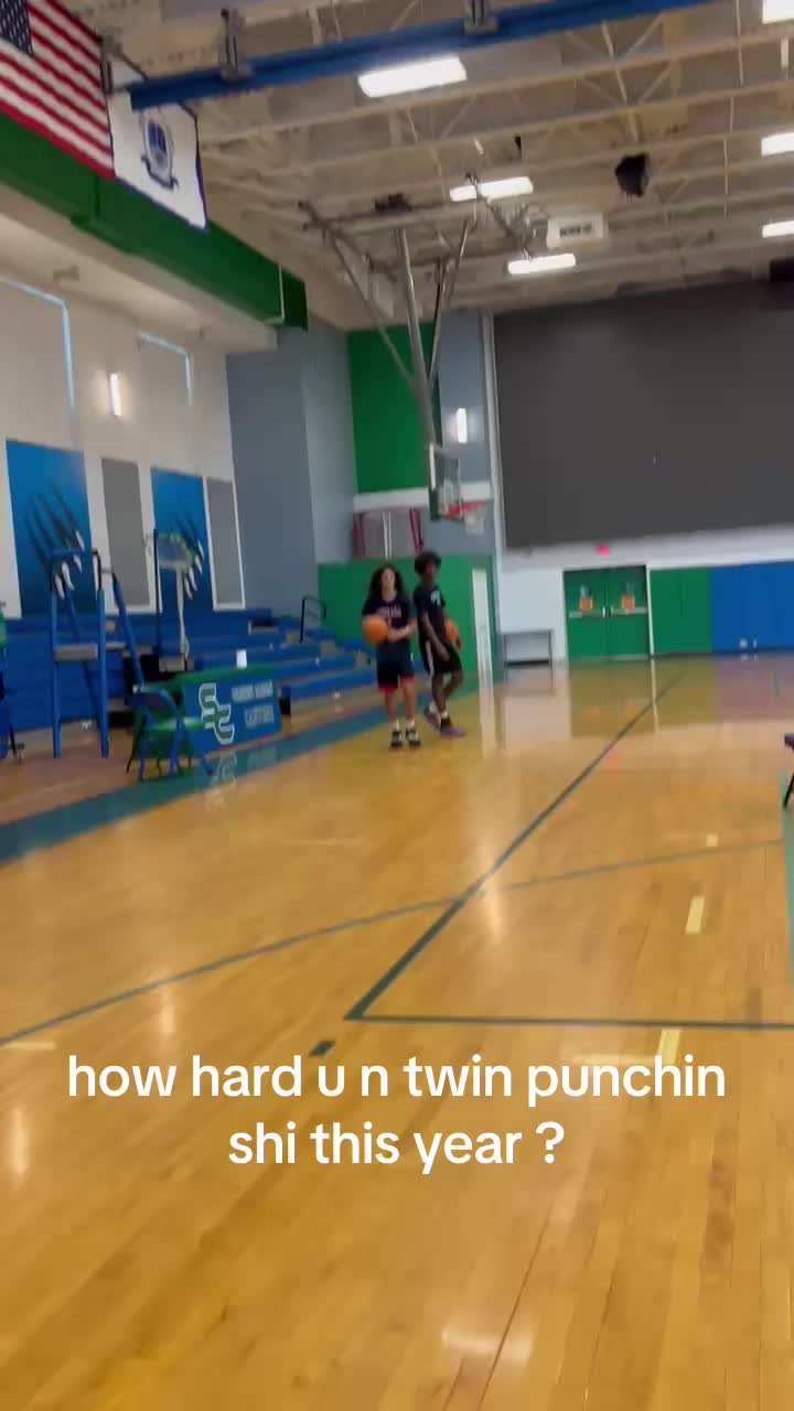 @⃟