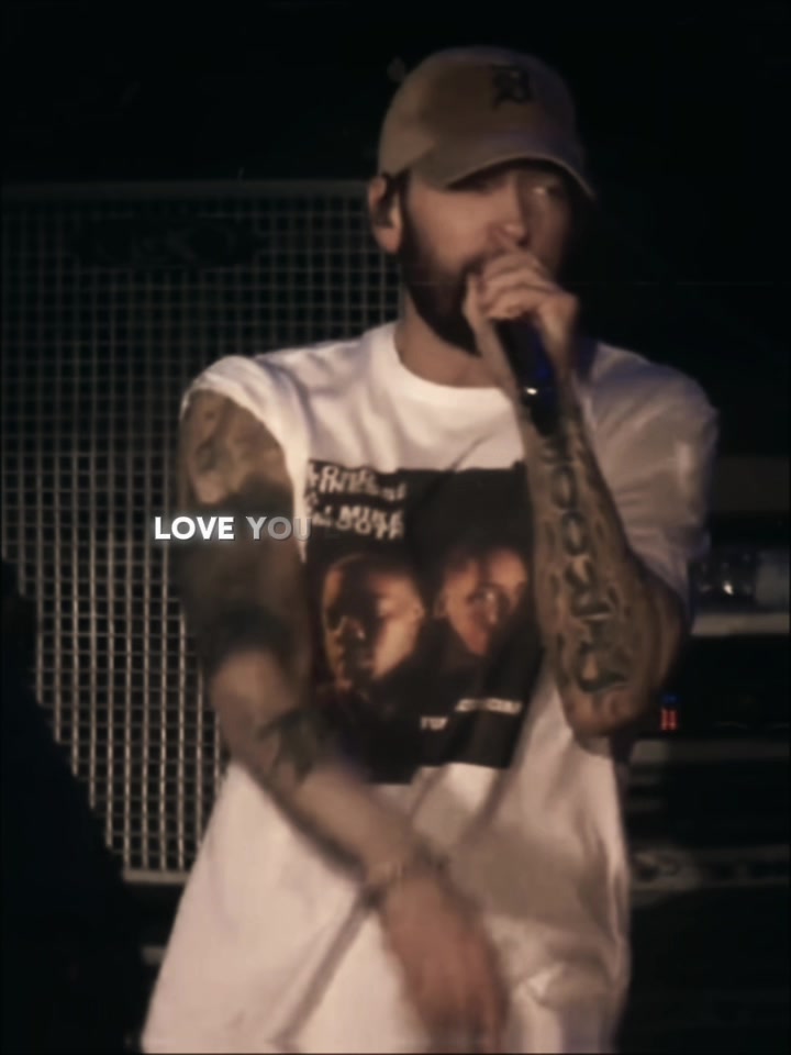 @𝙀𝙈𝙄𝙉Ǝ𝙈 FAN 🎤