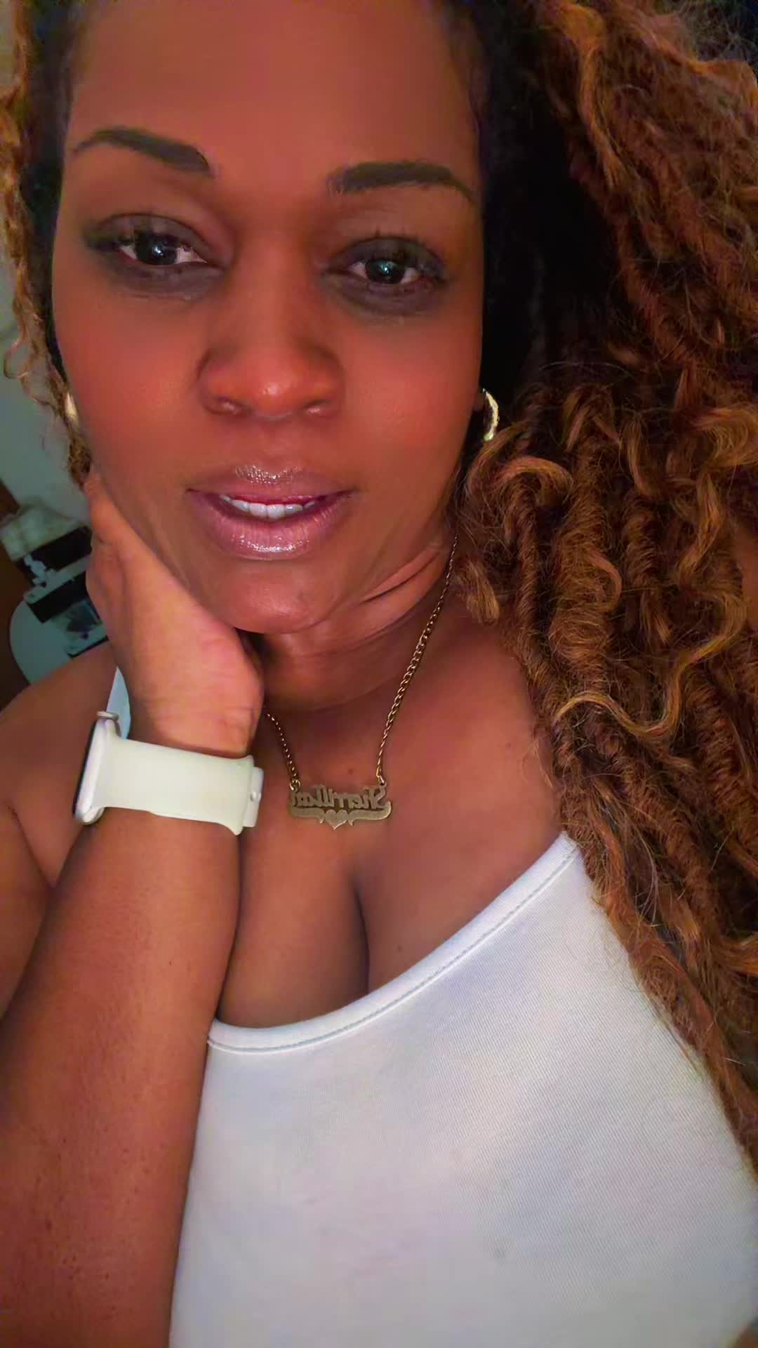 @Riri ✌🏾