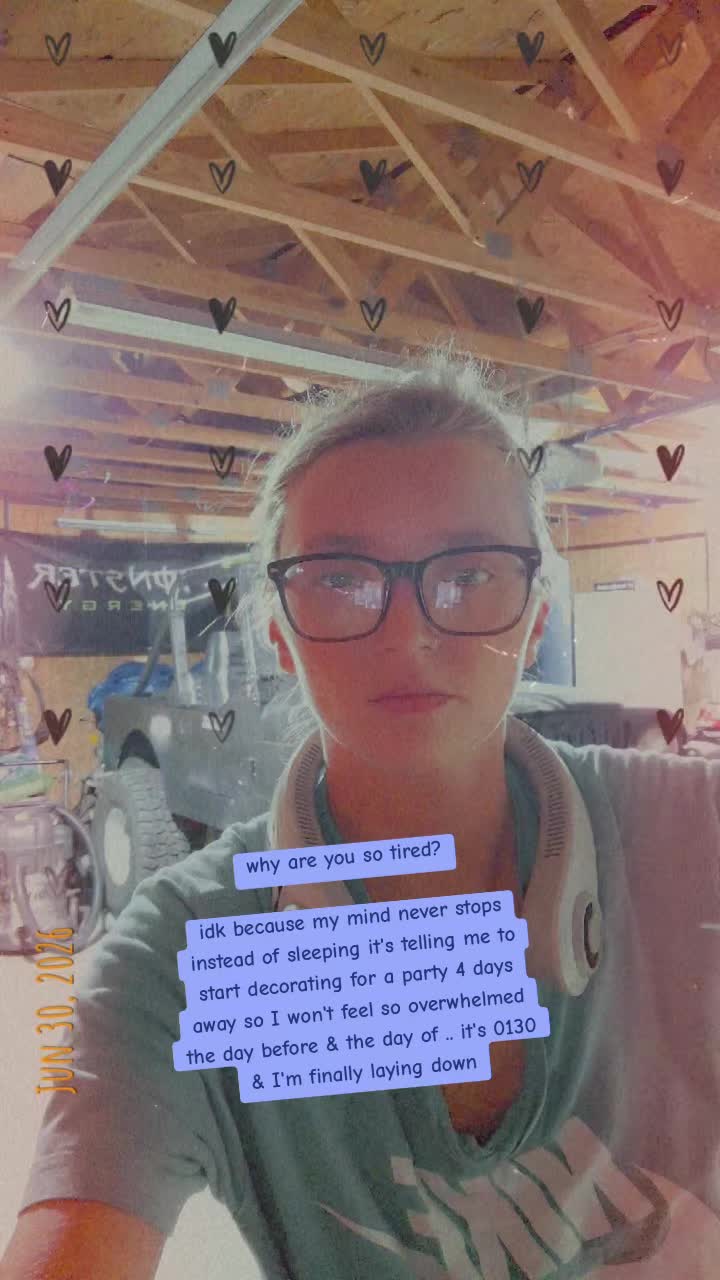 @🩷 J 💙
