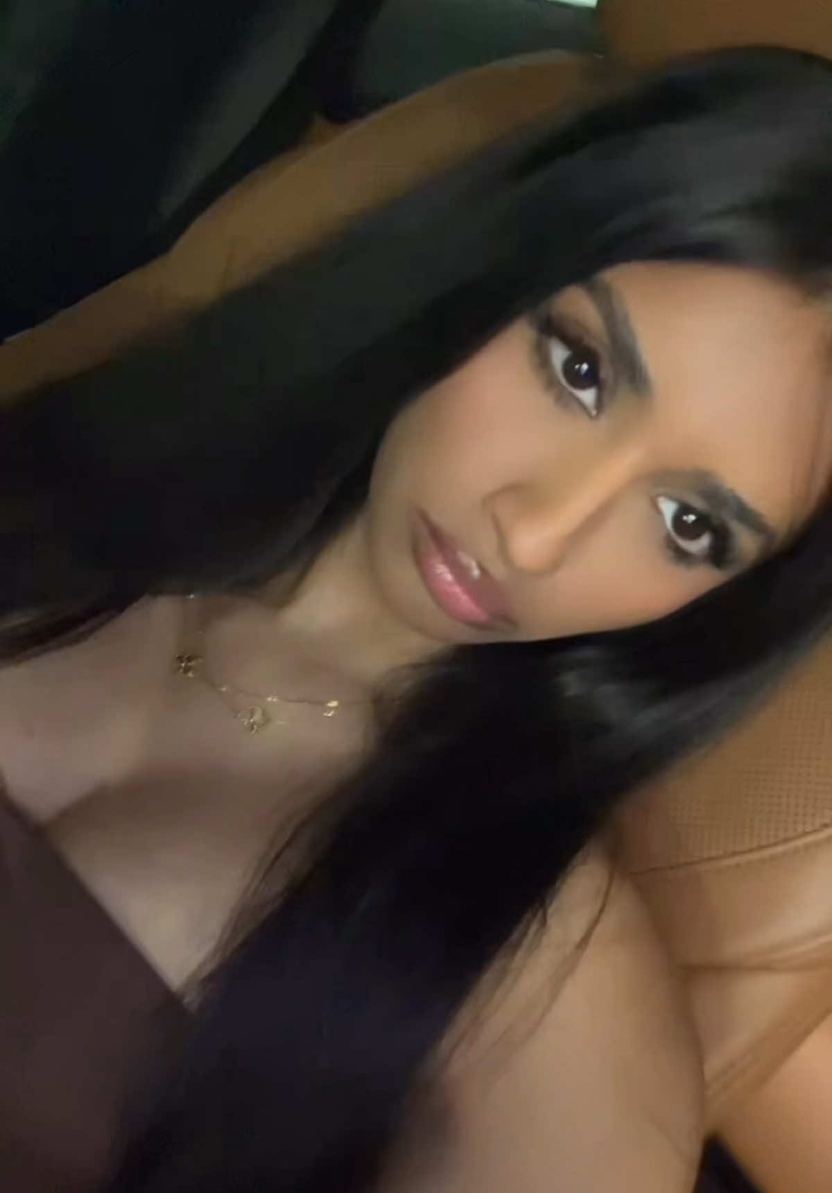 @shainaॐ