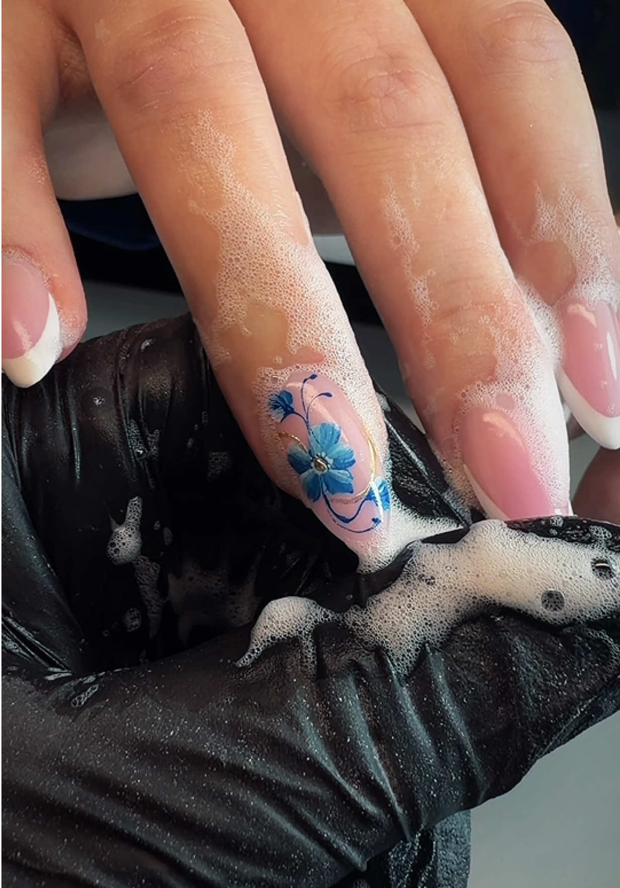 @ViolaViolett_NailArtist