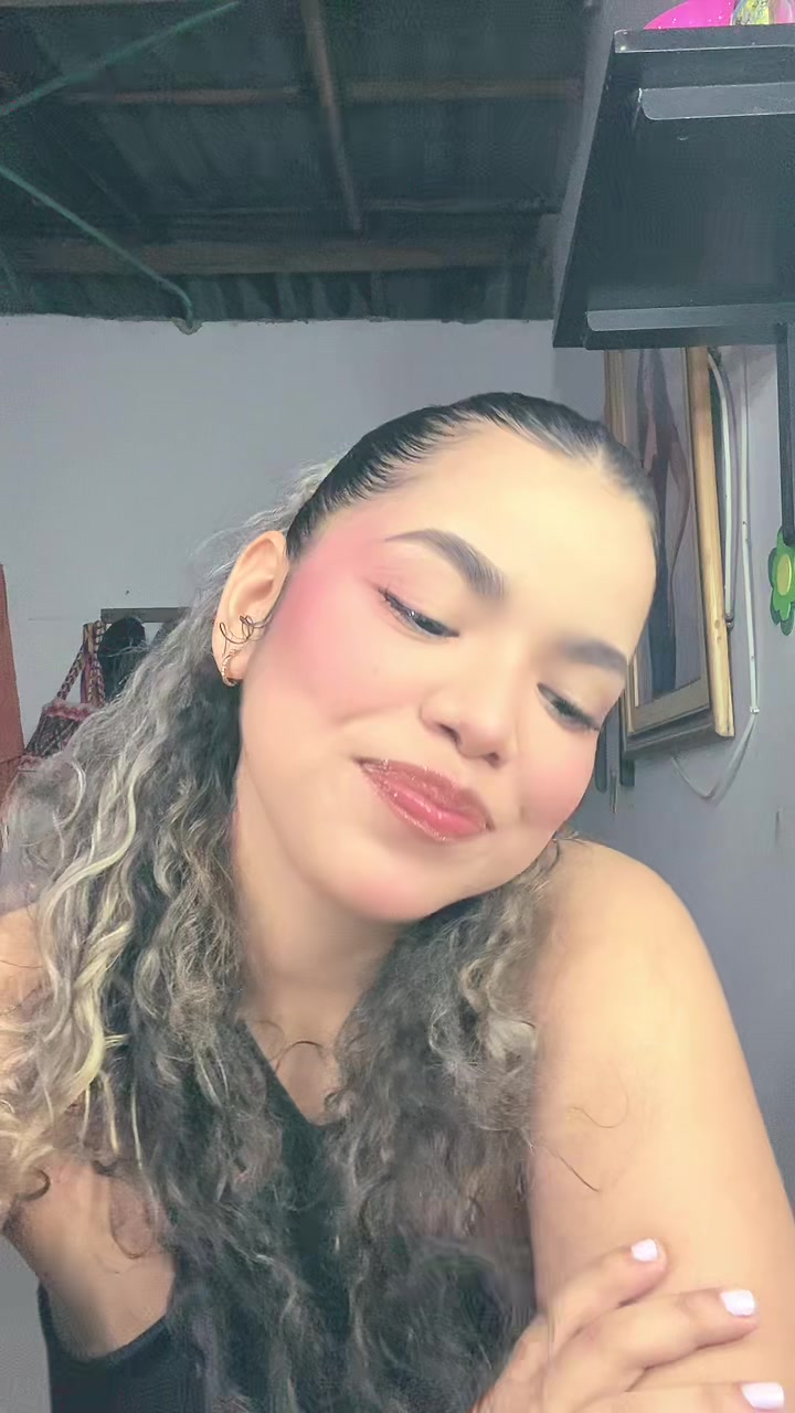 @Dani🌼