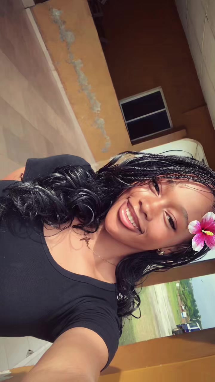 @karesimi💕🥹