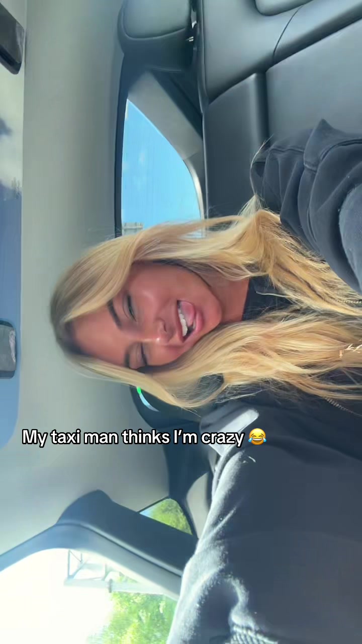 @chloehollyboyle