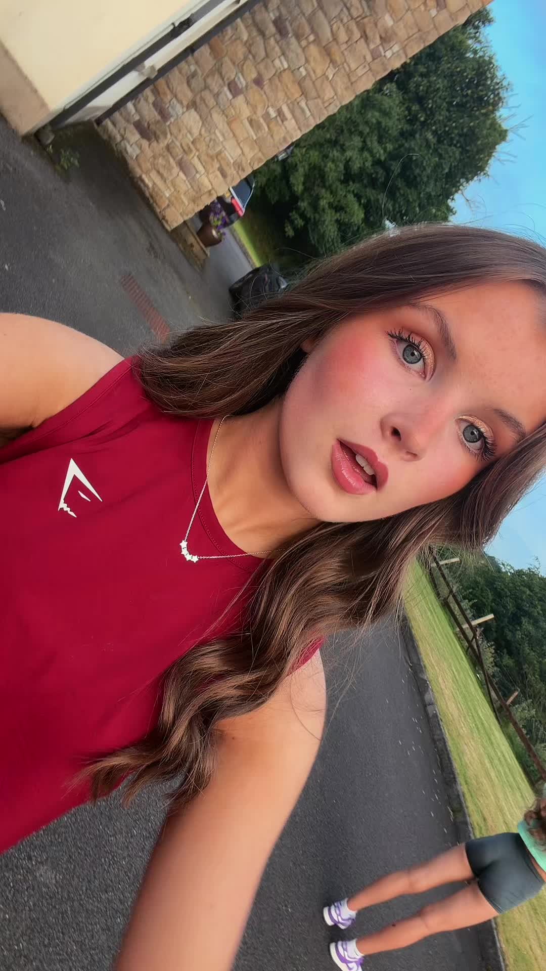 @orla n&iacute; dhu&iacute;ne 🤍🌼