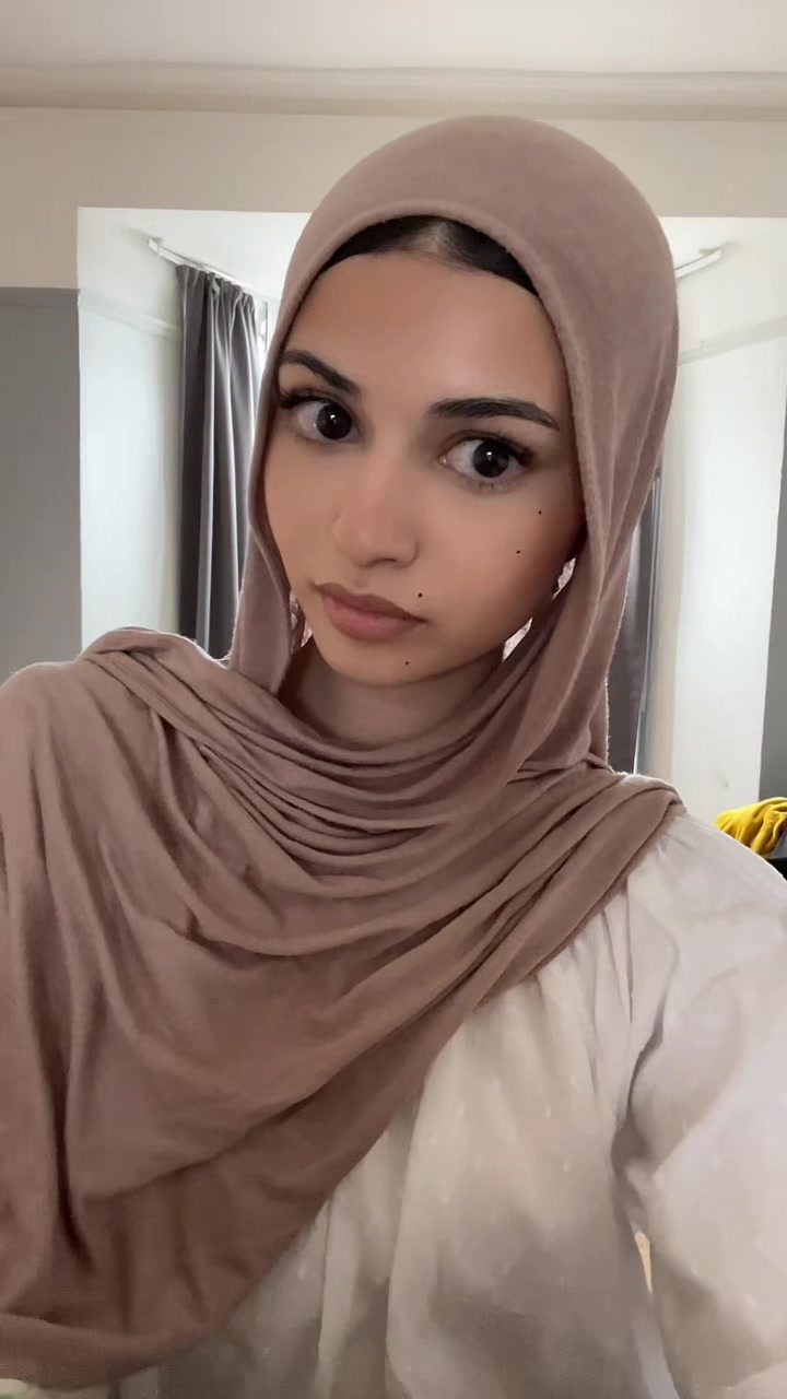 @johura