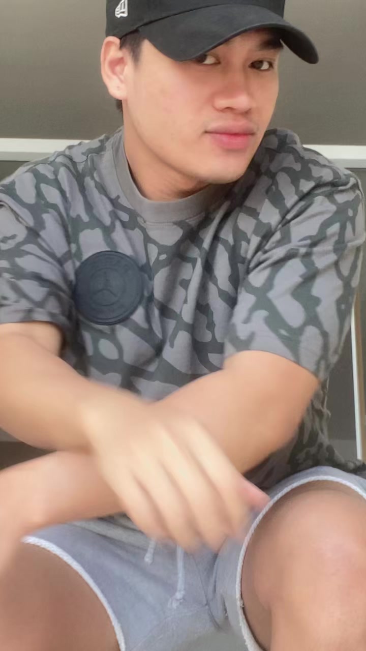 @Dos. 🐷