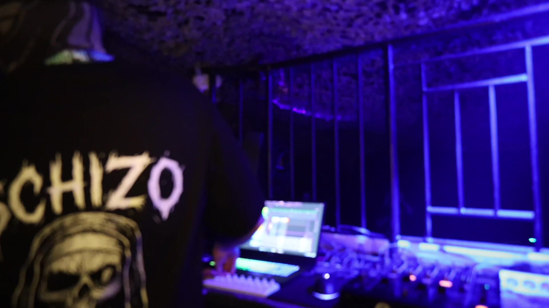 @Schizo.Live