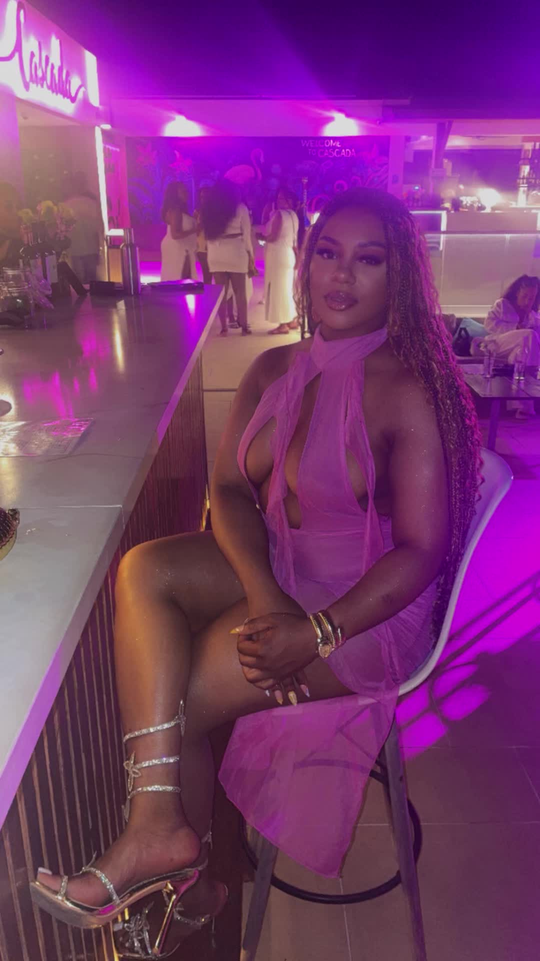 @GlamorousGi