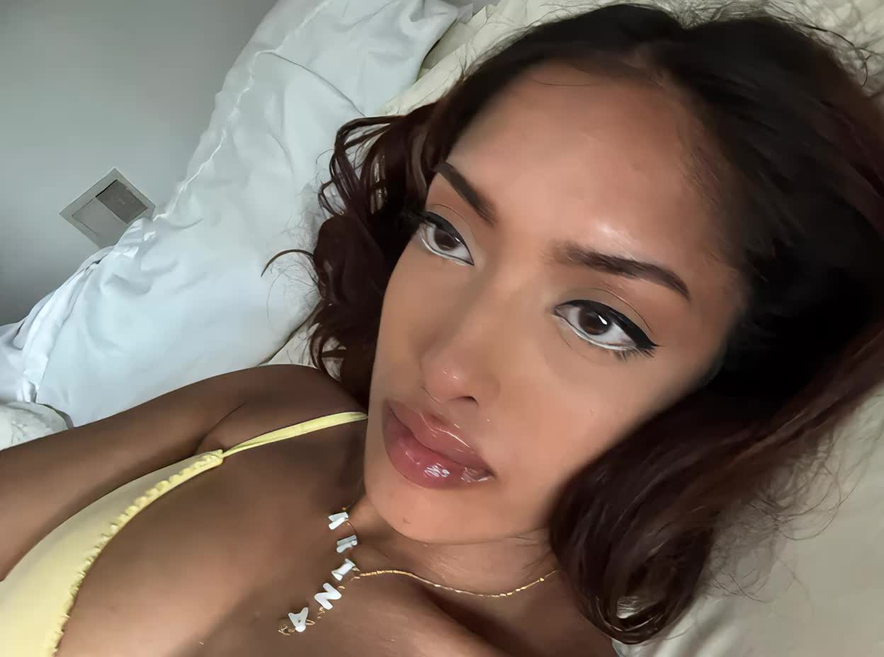 @arinarozario