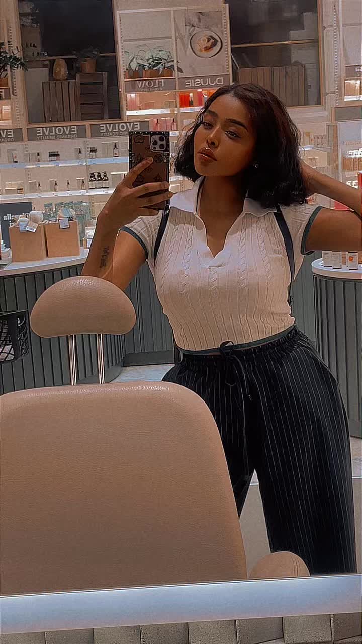 @Angela_afro444