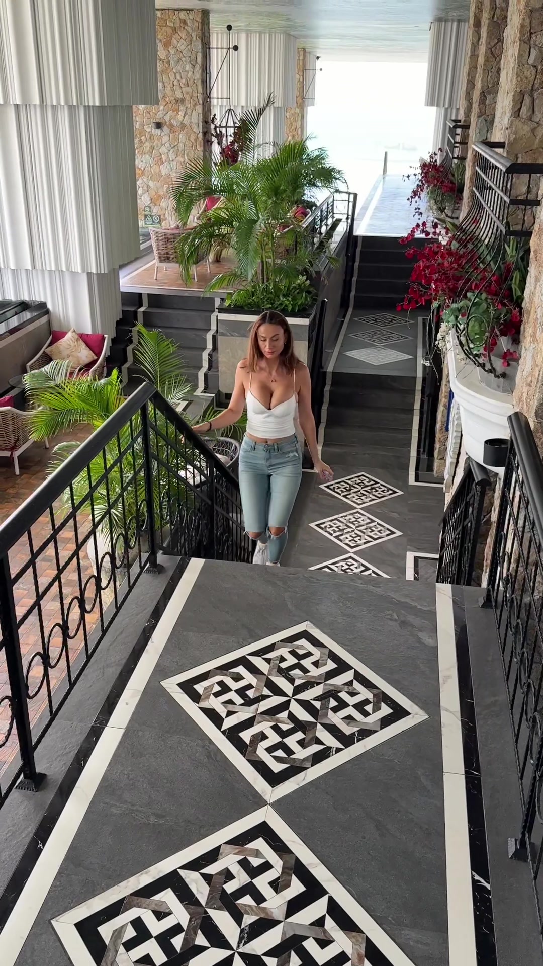 @purlejuliadistractor