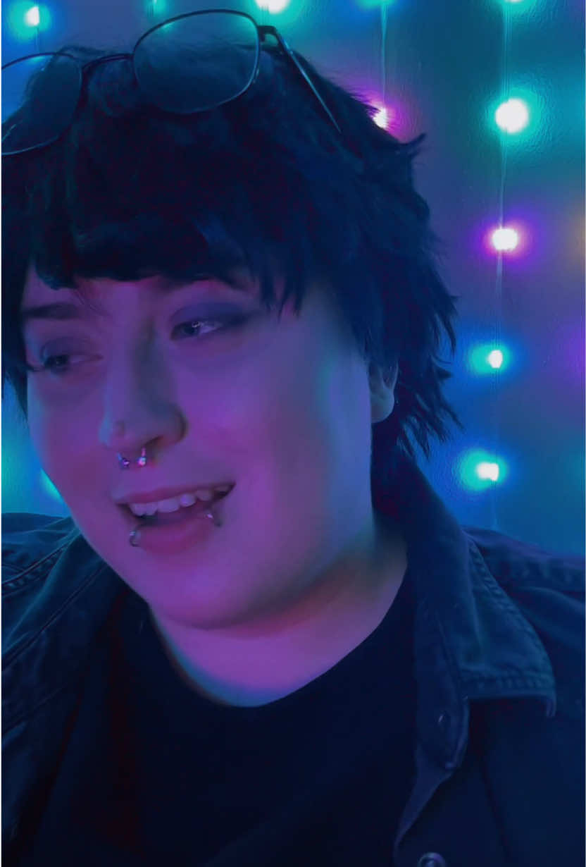 @✭