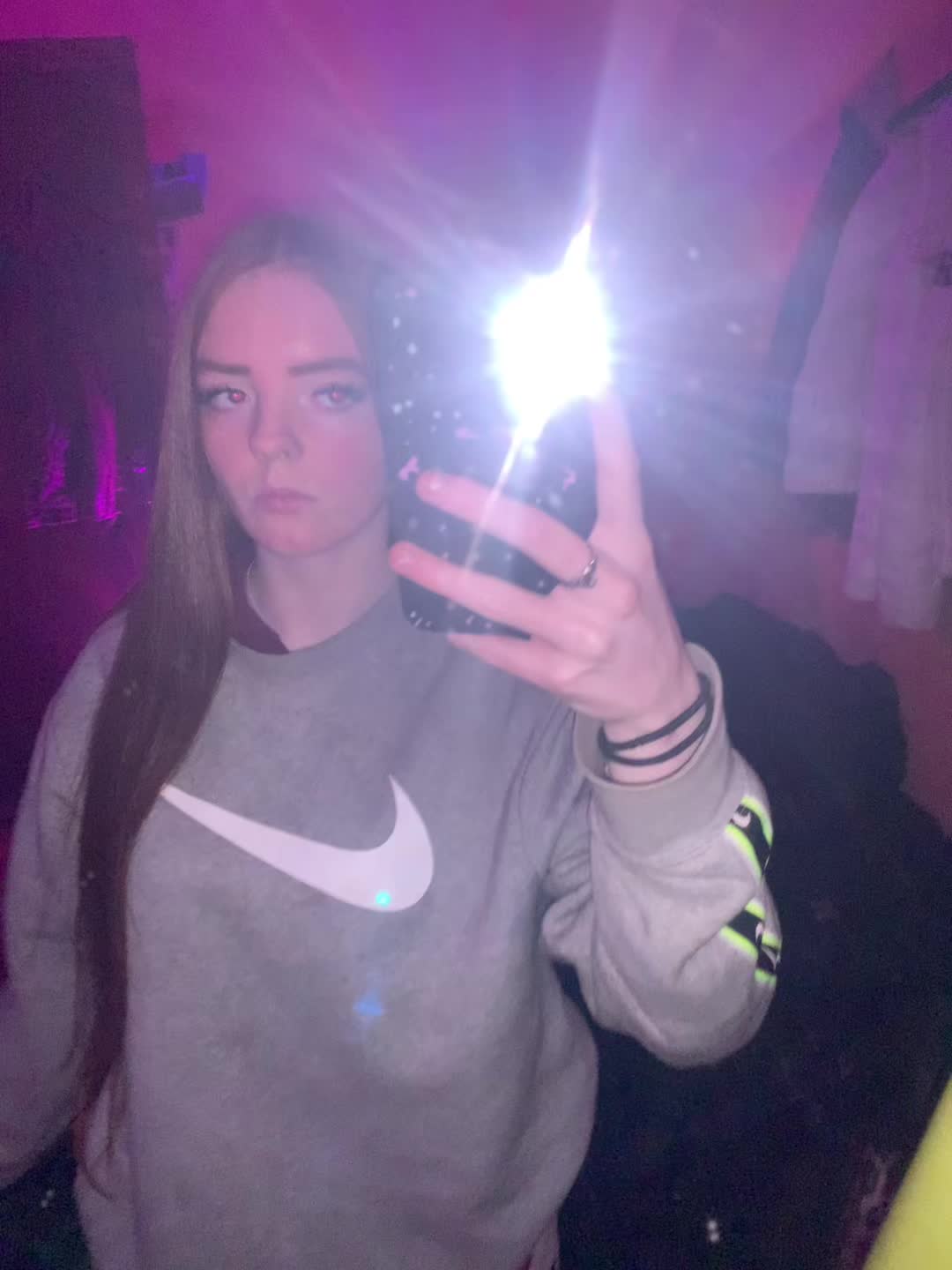 @🥳