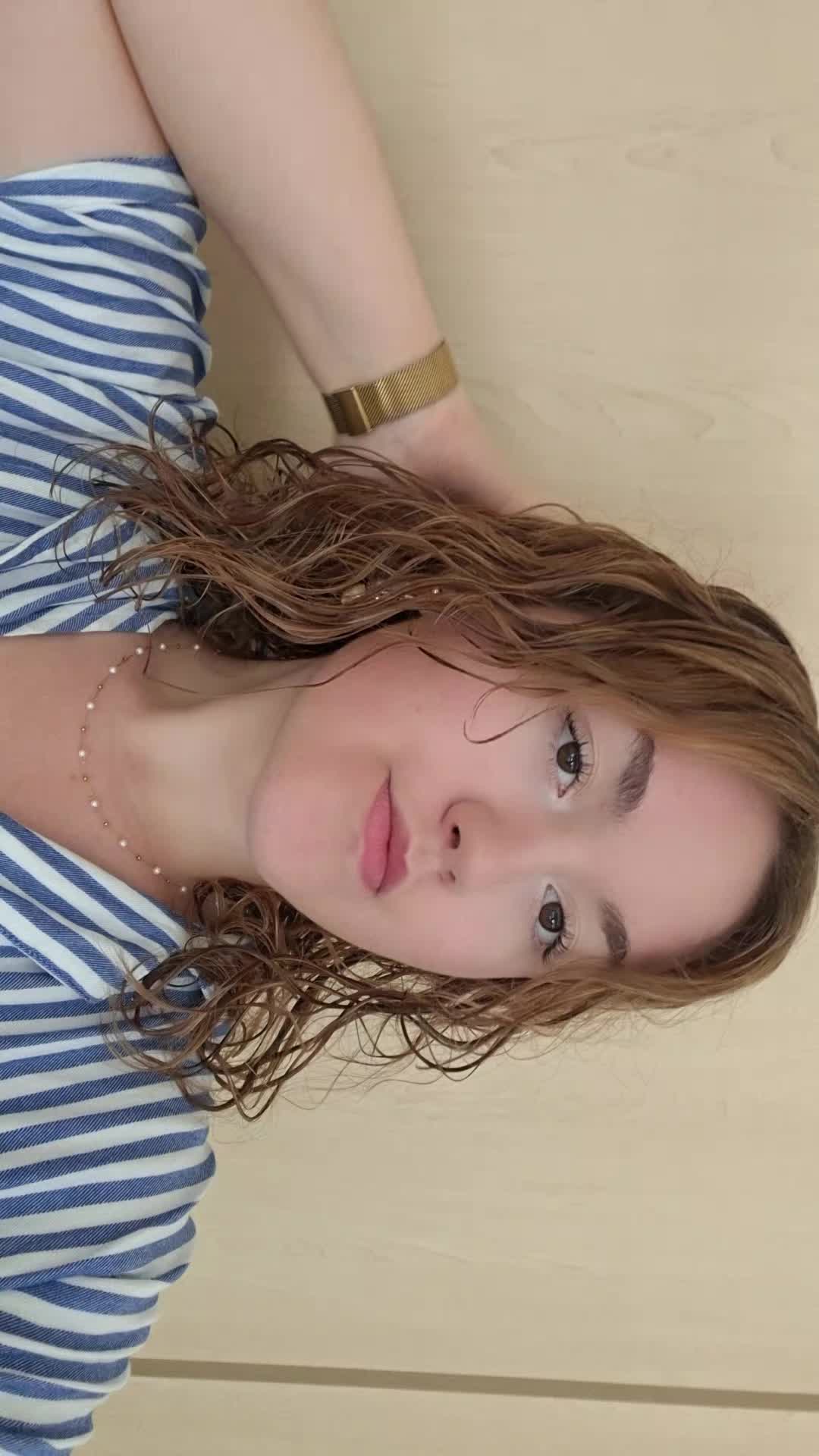 @justnoemie