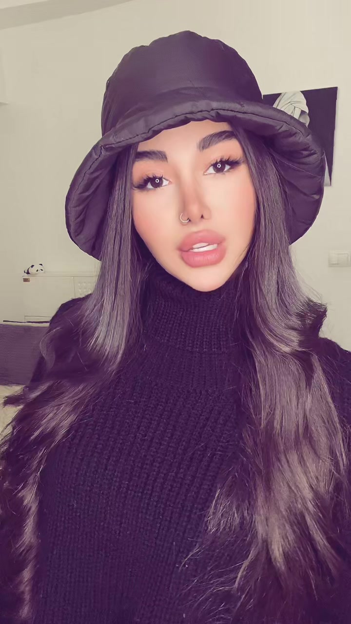 @donyaafsharr