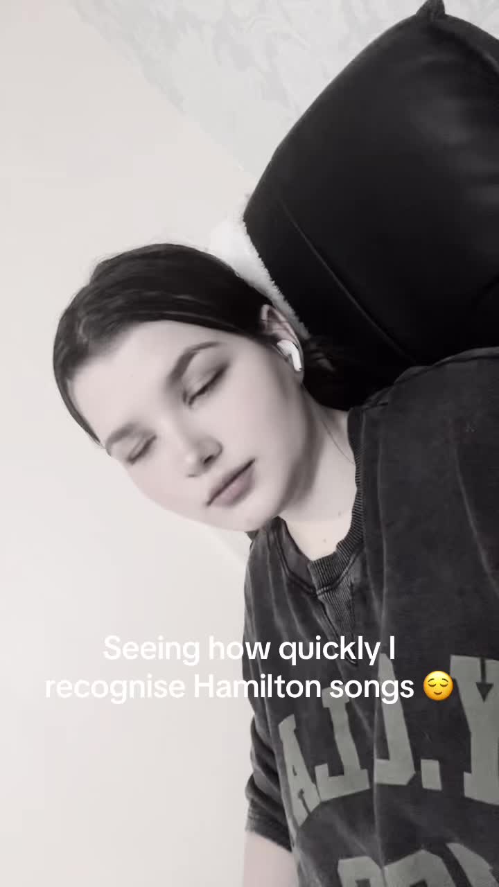 @Ell🦋🫶🏻