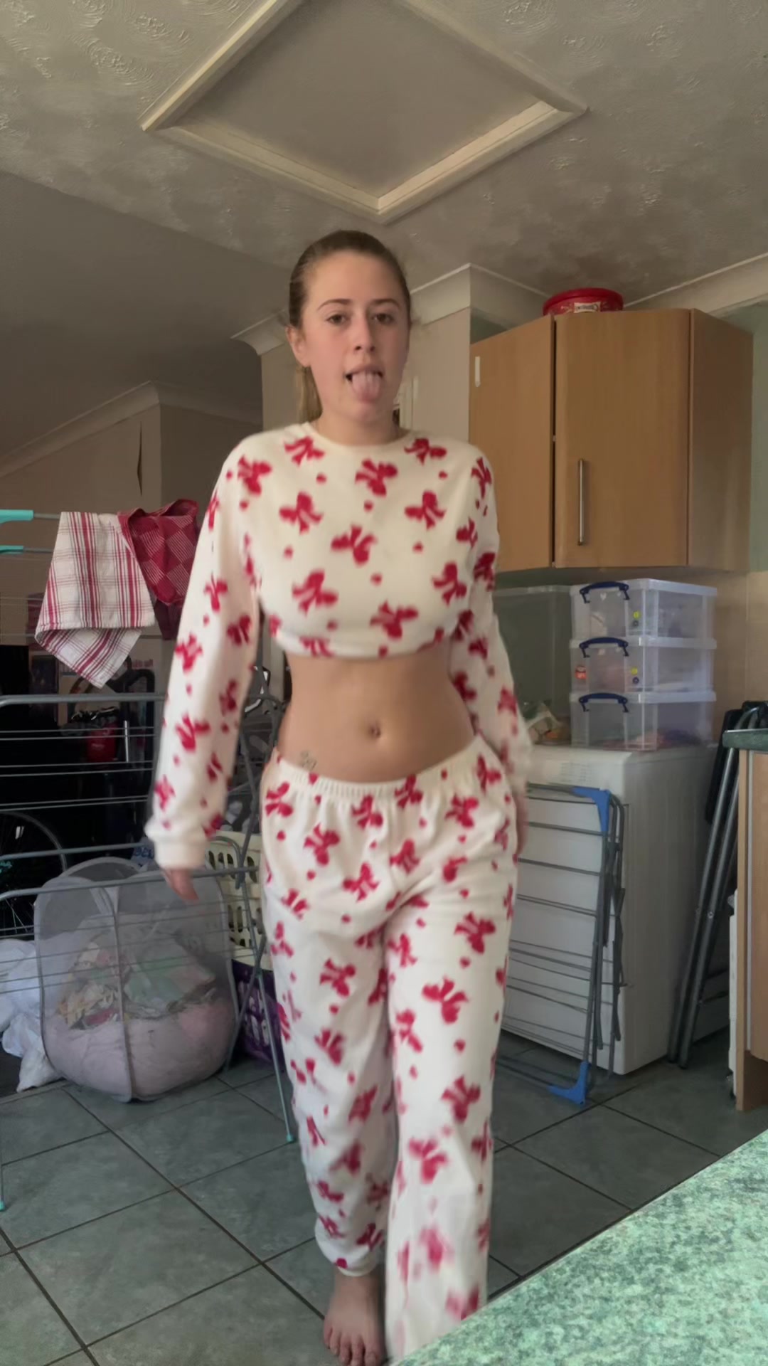 @phoebe64302