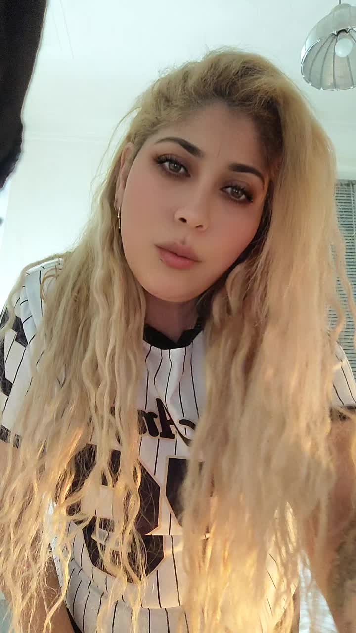 @Neslihan &hearts;️👩&zwj;❤️&zwj;👨👩&zwj;❤️&zwj;👨