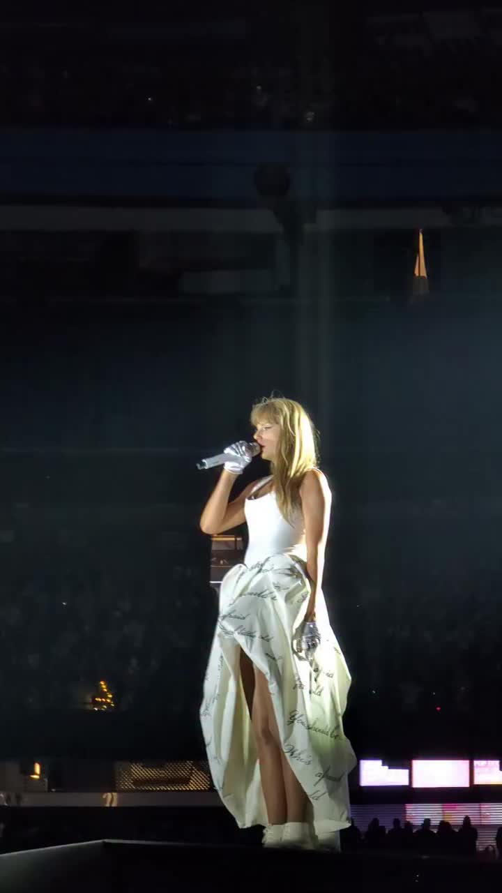 @𓂃꙳⋆videos from the eras tour