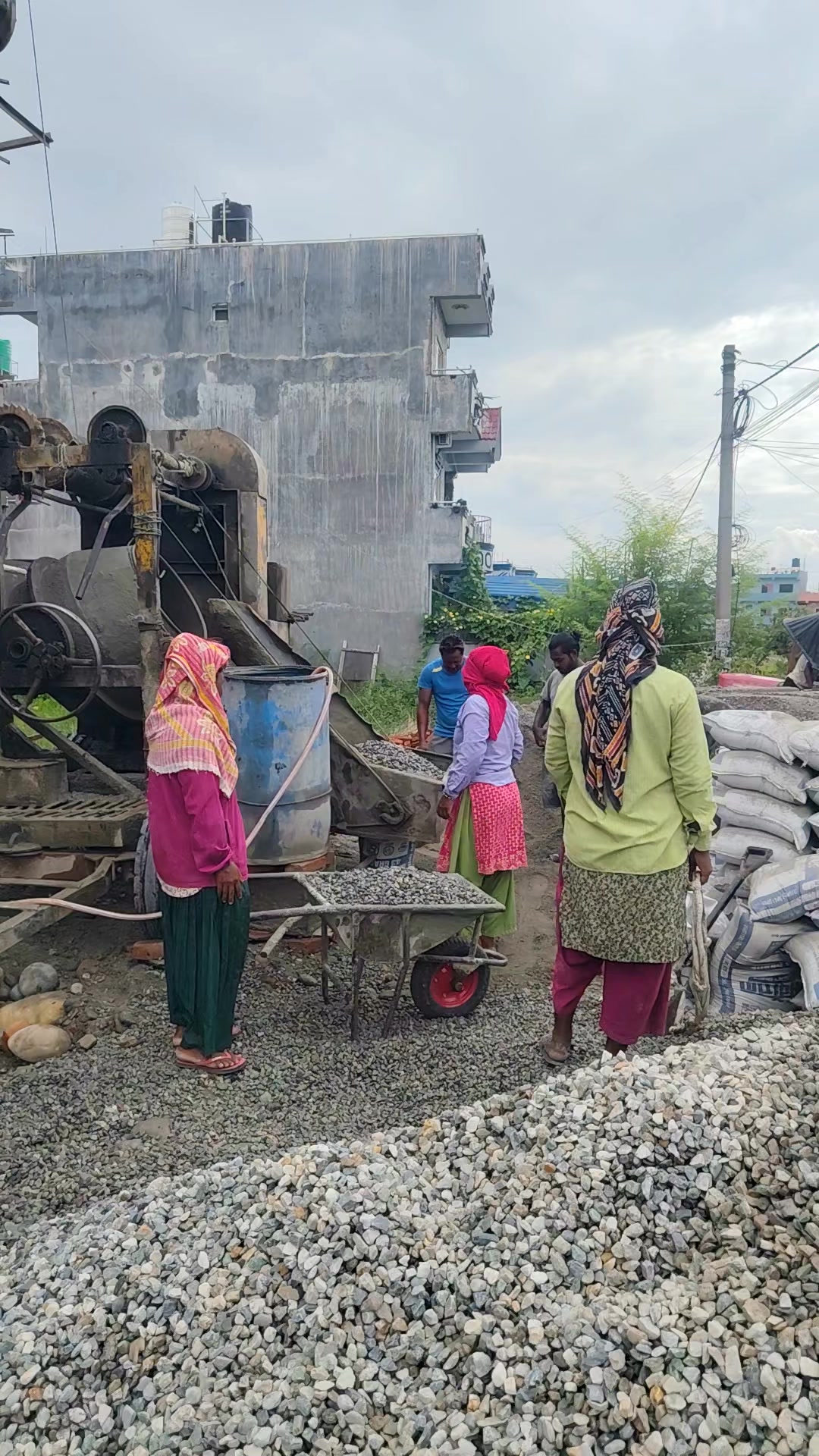 @SOनु AिधKaरी