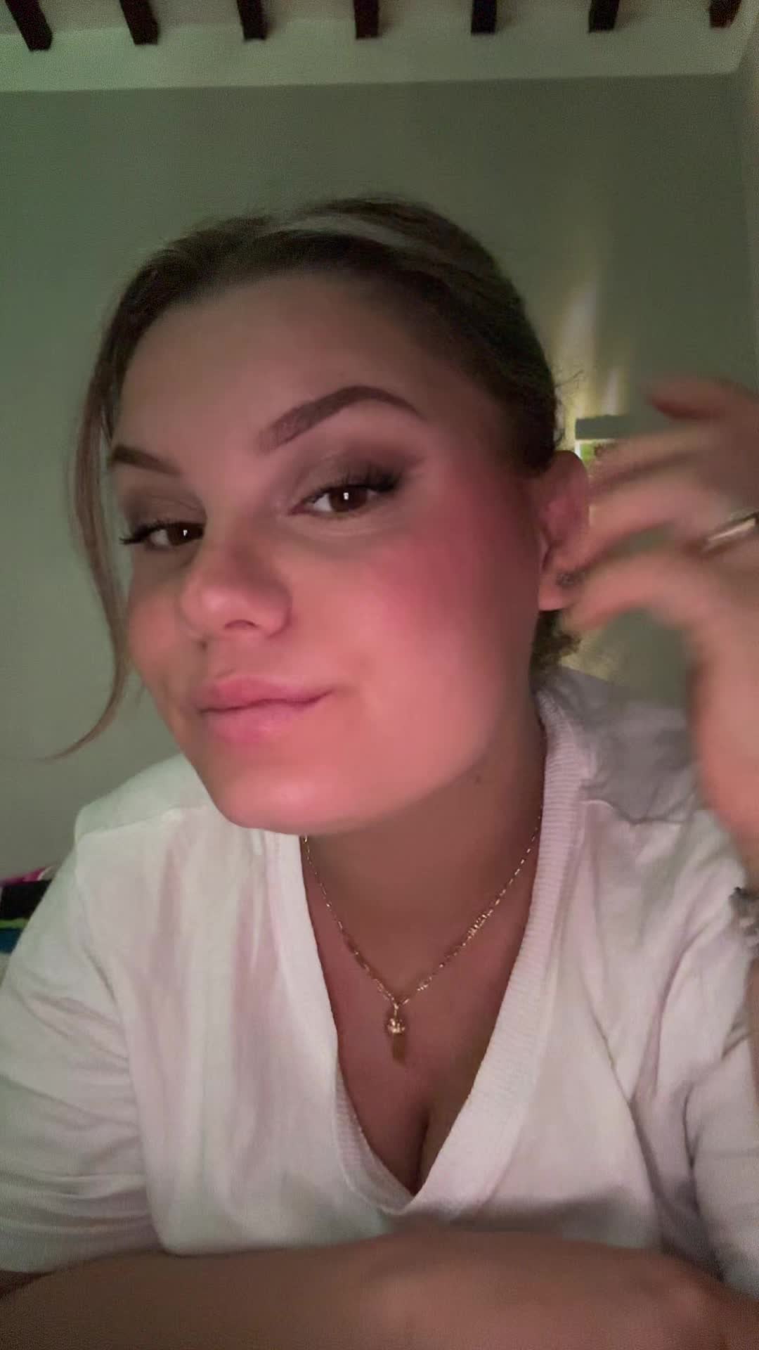 @Mirela Bekshiu