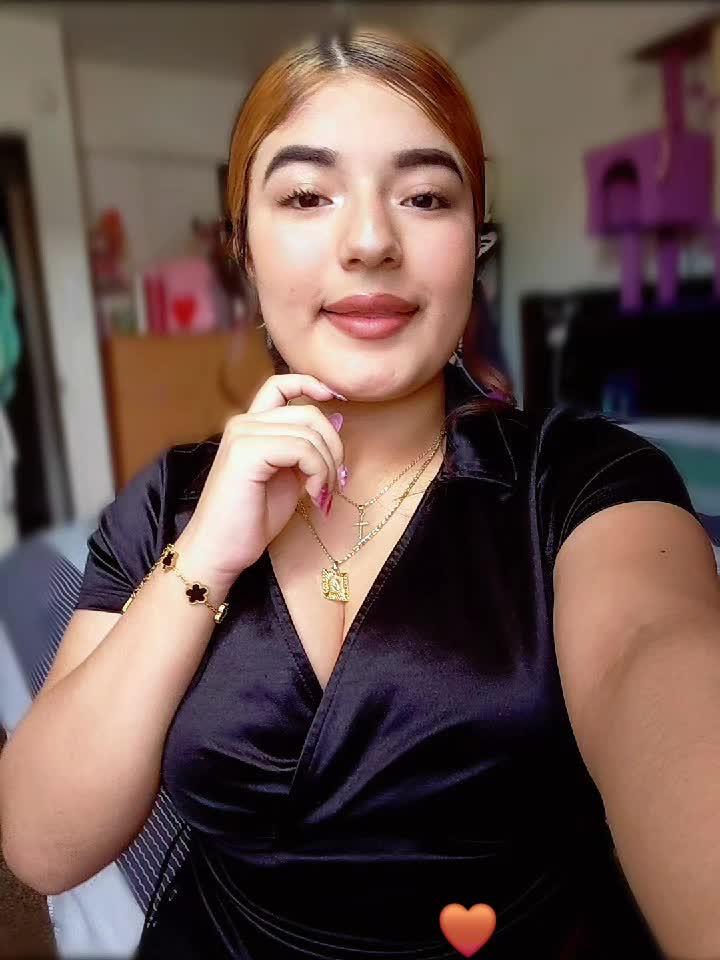 @𝒞𝒶𝓃𝒹𝓎 🍒
