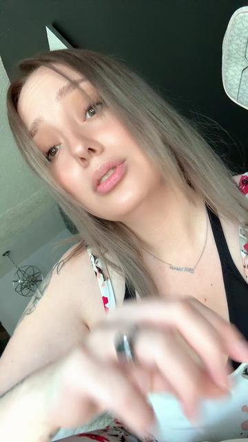 @wifey1995