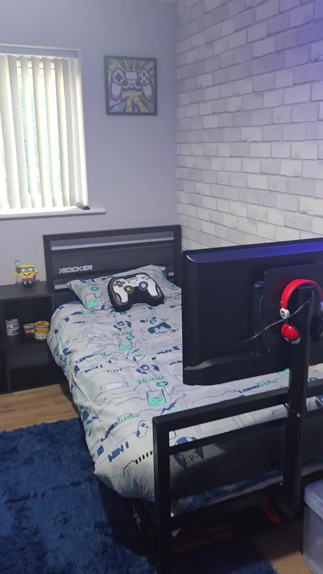 @LifeWithLogan