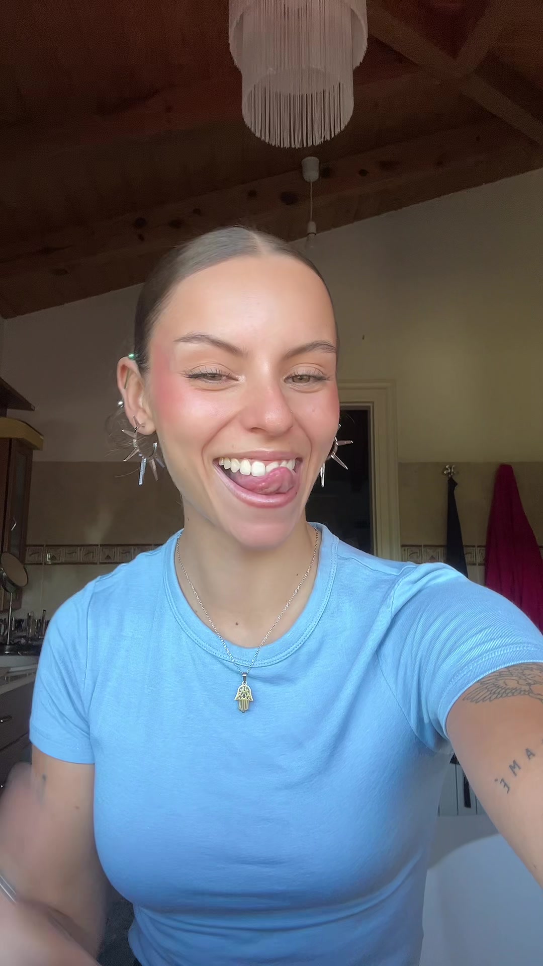 @🧚🏼&zwj;♀️