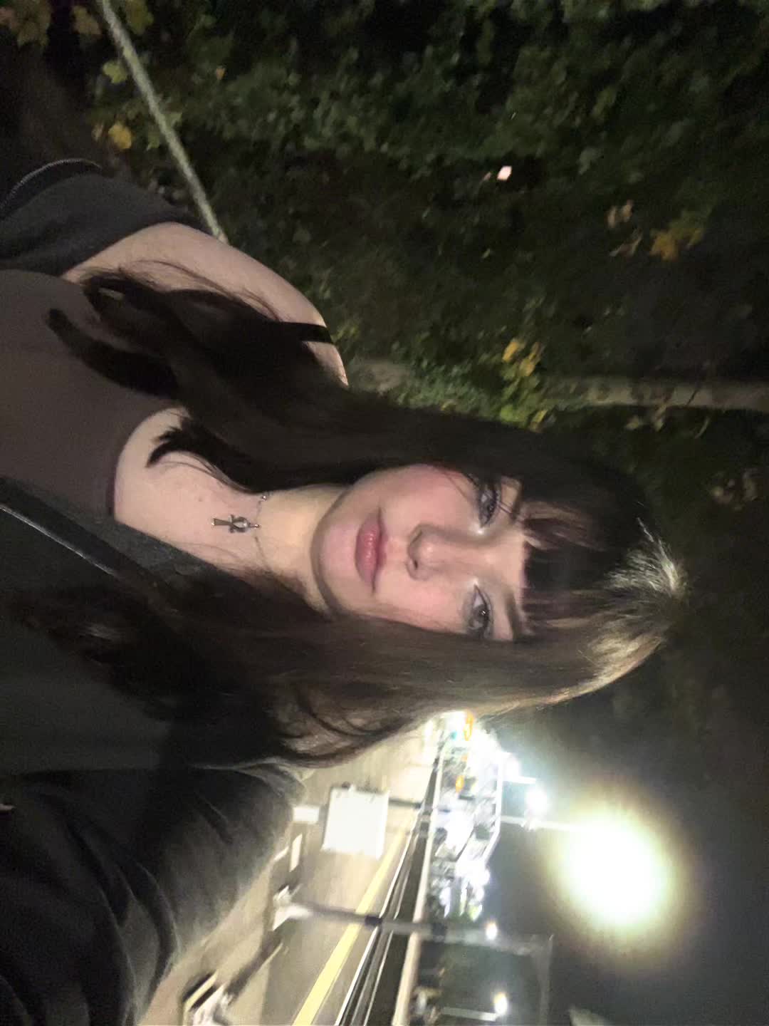 @emshuh_
