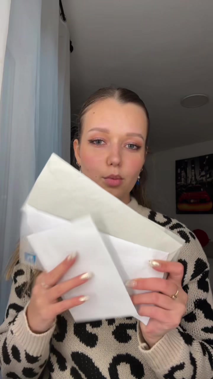 @Ella